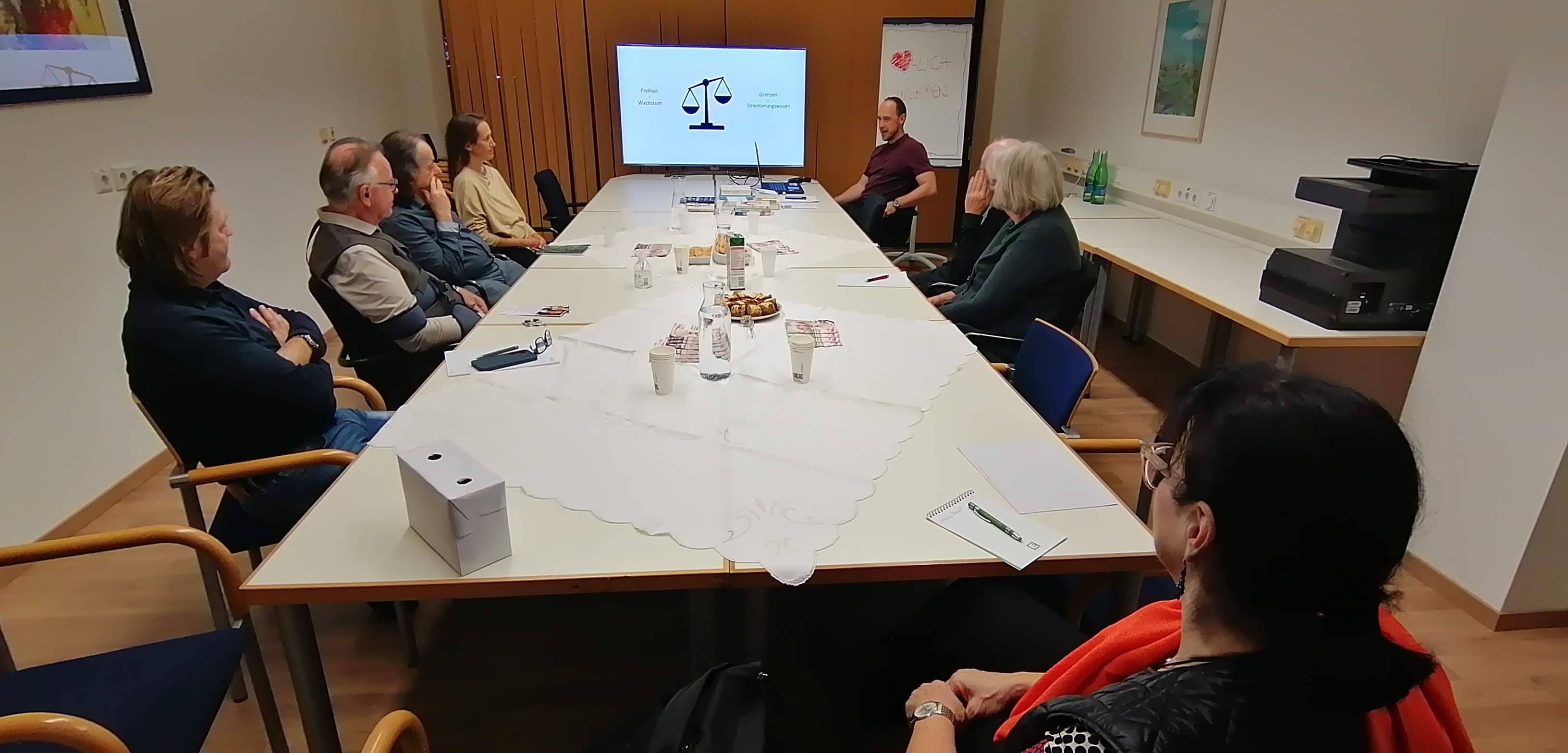 Vortrag mit Präsentation und anschließender Diskussion in Manuel Stelzls Seminarraum